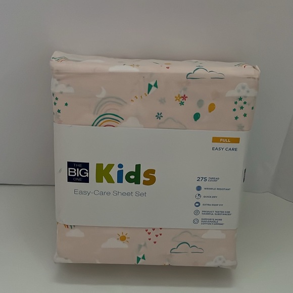 The Big One Kids, Easy Care Aaliyah Rainbow Full Sheet Set. Wrinkle resistant - Picture 8 of 17